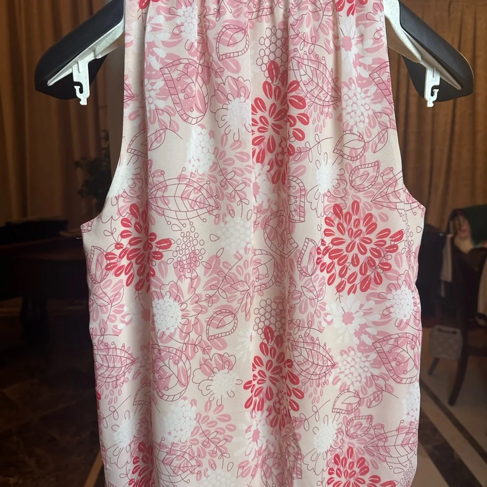 Max Studio Floral Sleeveless Tie-Neck Blouse | Pink & White - Picture 3 of 9